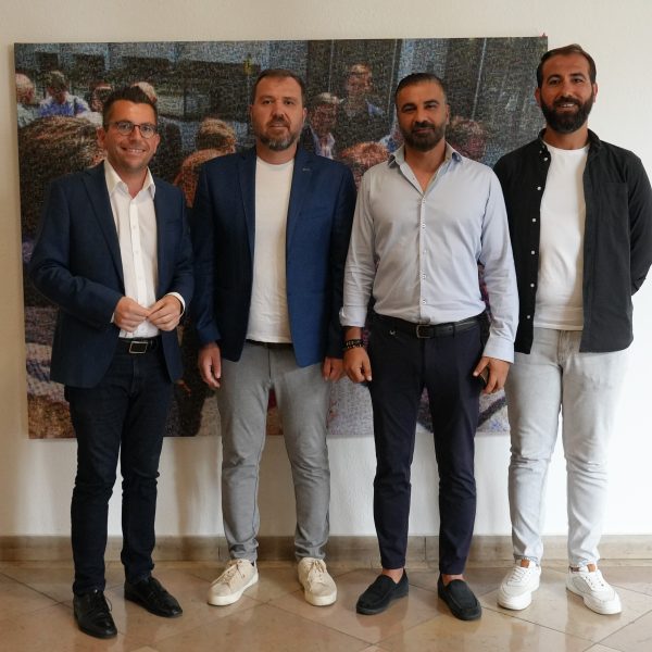Oberbürgermeister Marc Speicher empfängt Assyrischen Kulturverein Saarlouis im Rathaus