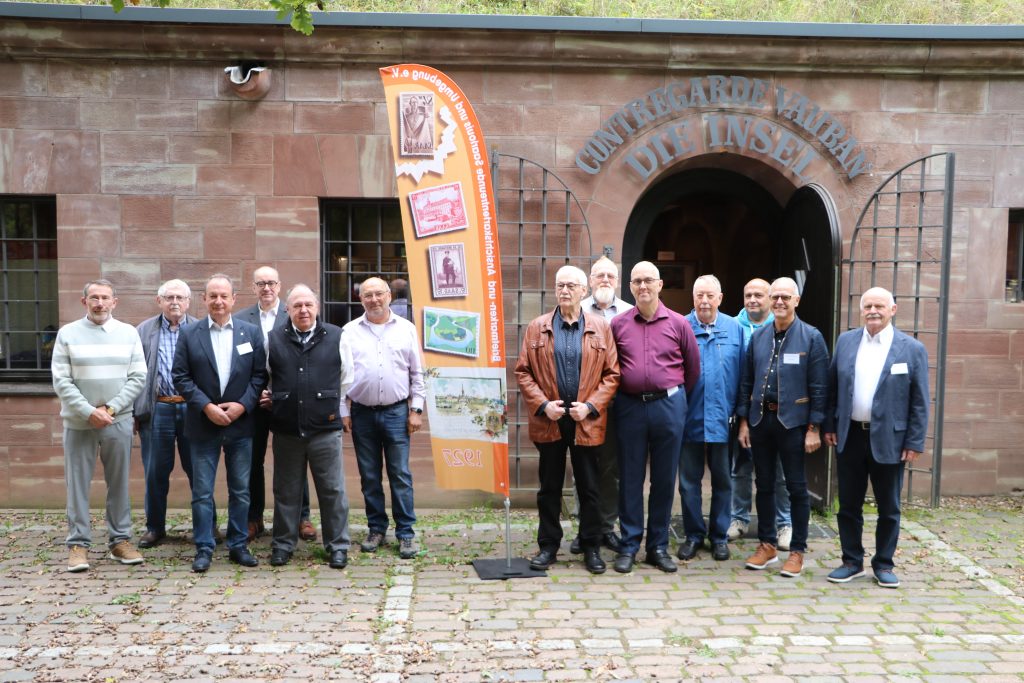 Bürgermeister eröffnet Ausstellung zu 80 Jahren Kriegsende