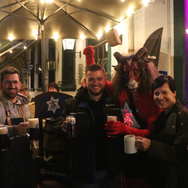 Fassbieranstich zur Karlsberg-Bocknacht in der Saarlouiser Altstadt