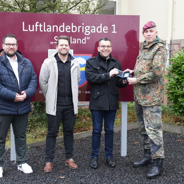 Saarlouis ist stolz auf ihre Bundeswehr: Oberbürgermeister Marc Speicher besucht frisch ernannten General Markus Meyer