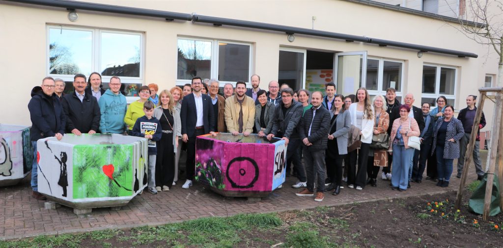 Volles Haus bei der Wiedereröffnung des Quartiersbüros in Fraulautern am neuen Standort