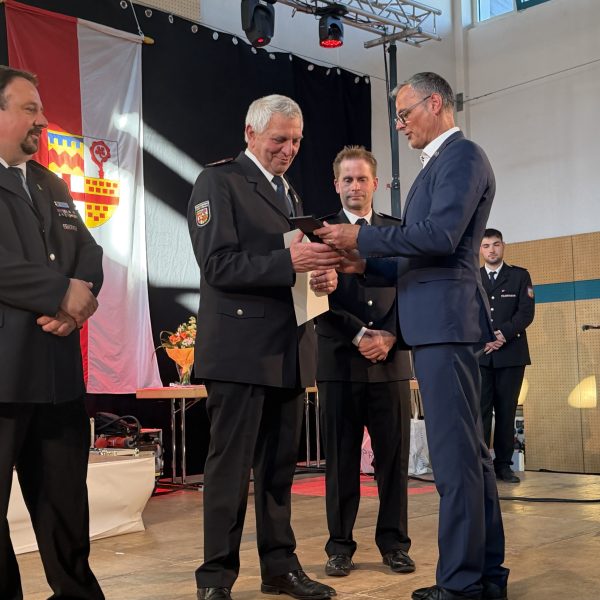 Stadt Lebach würdigt Hans Kartes mit der Ehrenmedaille