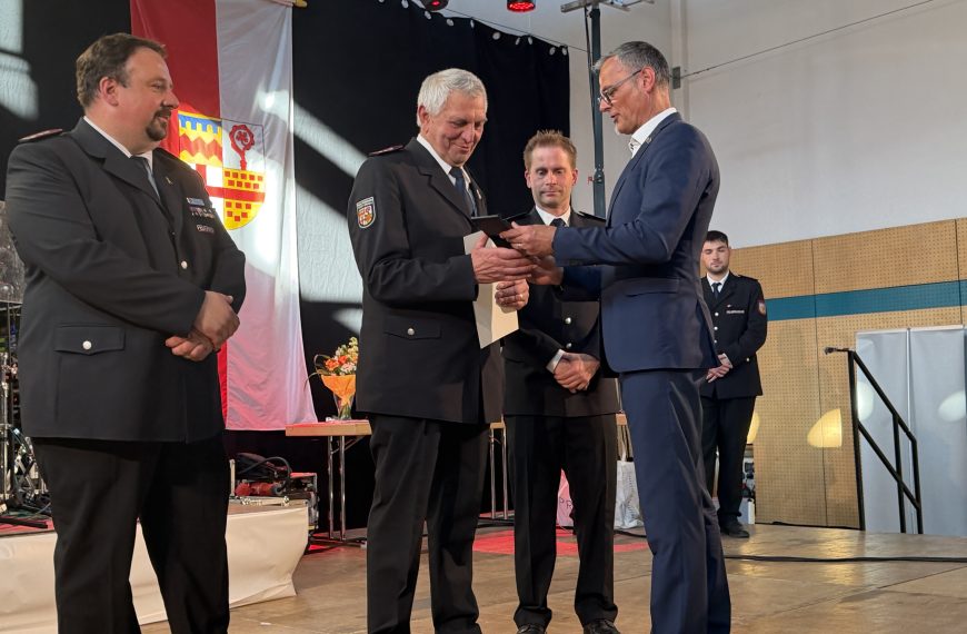 Stadt Lebach würdigt Hans Kartes mit der Ehrenmedaille