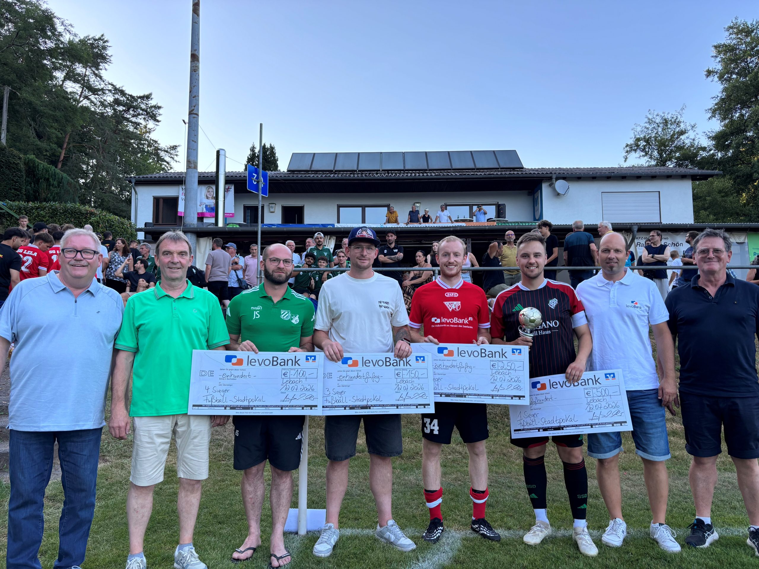 Fußball-Stadtpokal geht erneut nach Steinbach