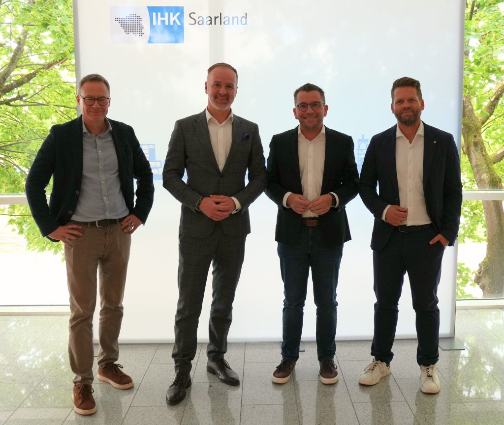 Dr. Mathias Hafner, IHK-Präsident Dr. Frank Thomé, Oberbürgermeister Marc Speicher und Wirtschaftsförderer Alexander Guß.
