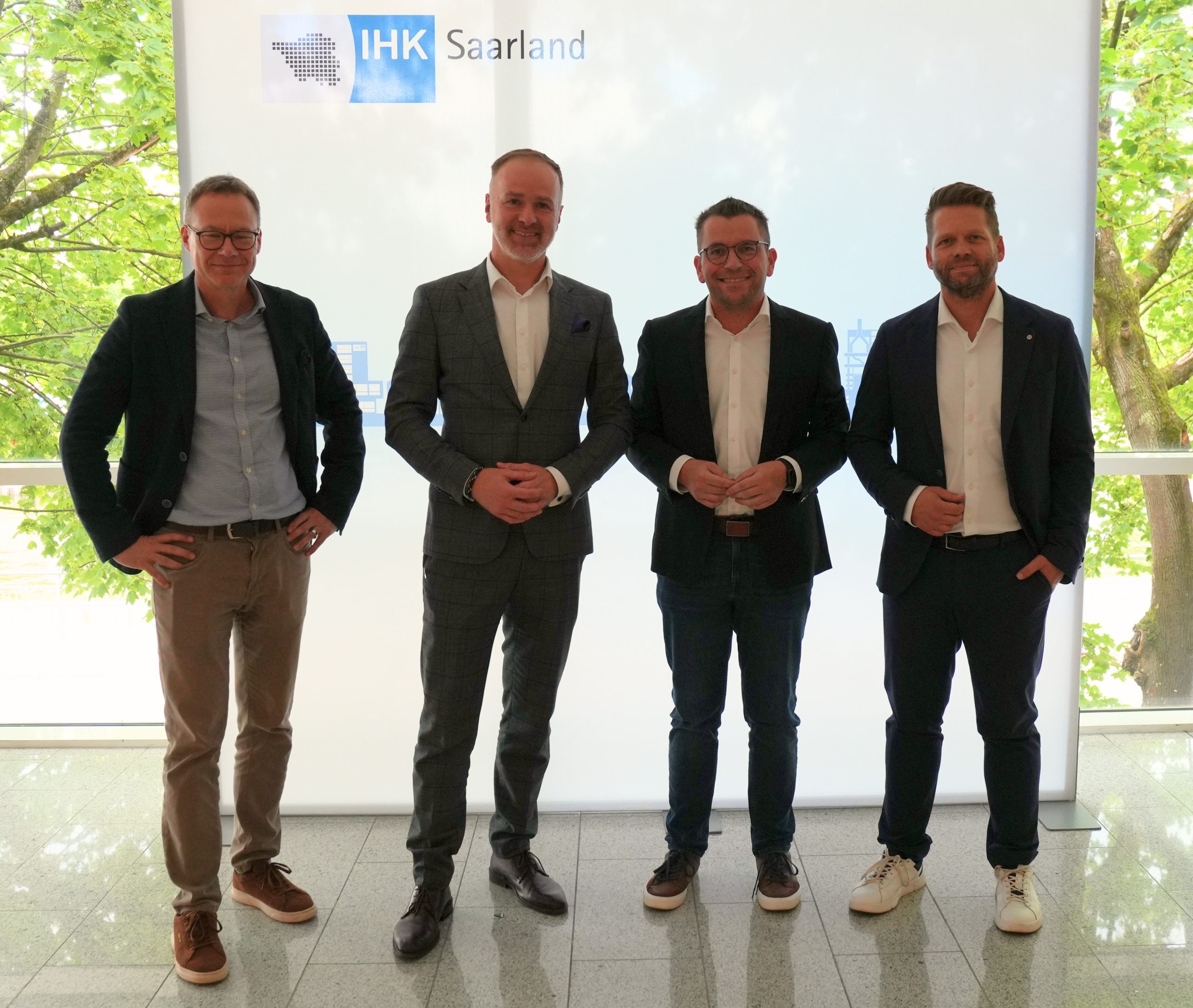 Dr. Mathias Hafner, IHK-Präsident Dr. Frank Thomé, Oberbürgermeister Marc Speicher und Wirtschaftsförderer Alexander Guß.