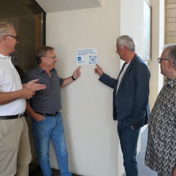 SR-Beiträge an öffentlichen Orten im Saarland: Neuer QR-Code am Städtischen Museum Saarlouis