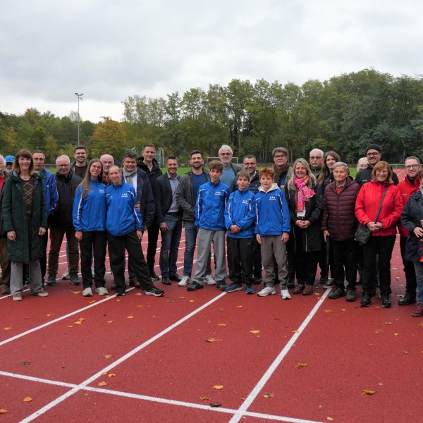 Neue Tartanbahn im Stadion „Großer Sand“ offiziell eröffnet